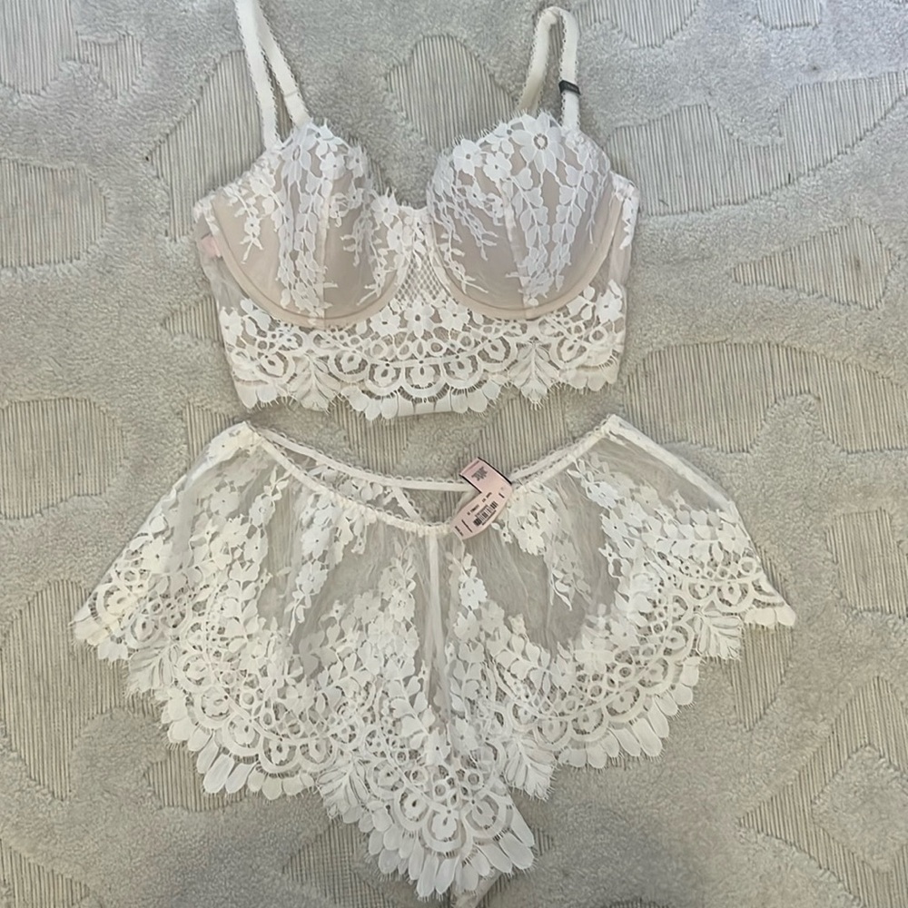 VICTORIAS SECRET | lingerie set 34D MEDIUM